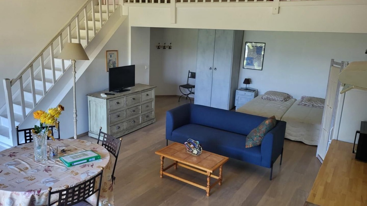 Photo of Livingroom in Villieu-Loyes-Mollon