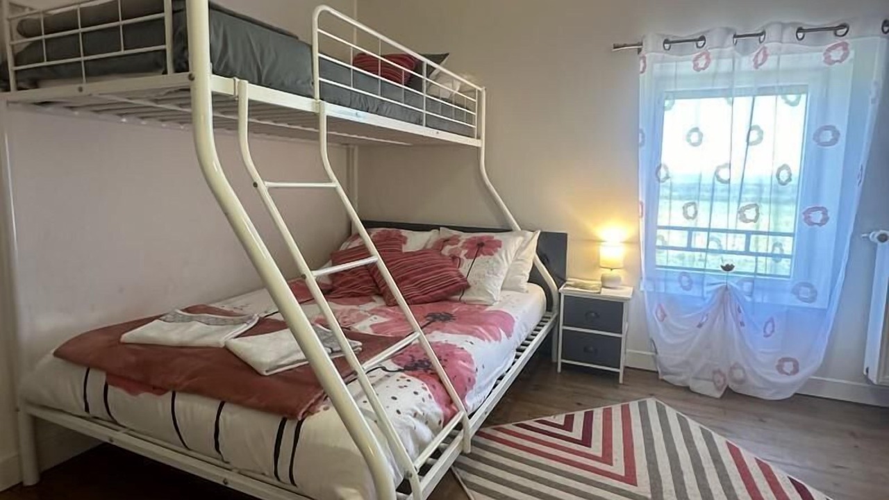 Photo of Bedroom in Peronnas