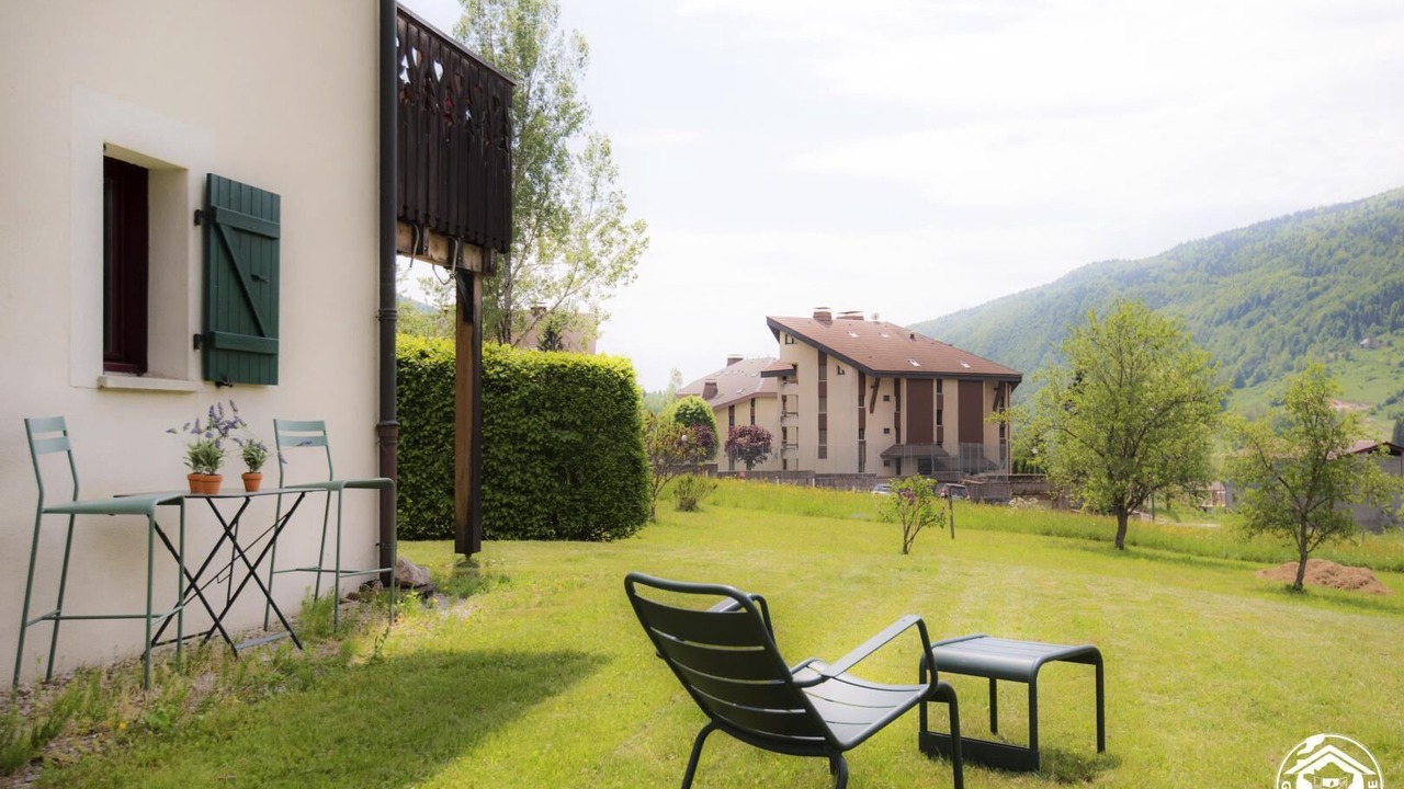 Photo of Outdoor in Lelex