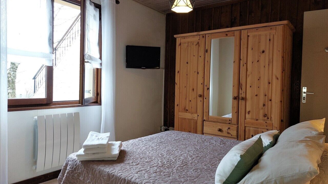 Photo of Bedroom in Montanges
