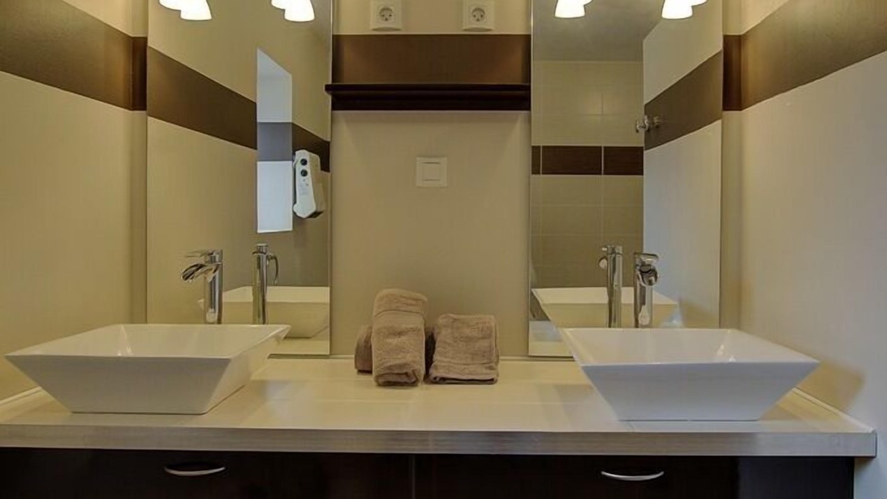 Photo of Bathroom in Outriaz