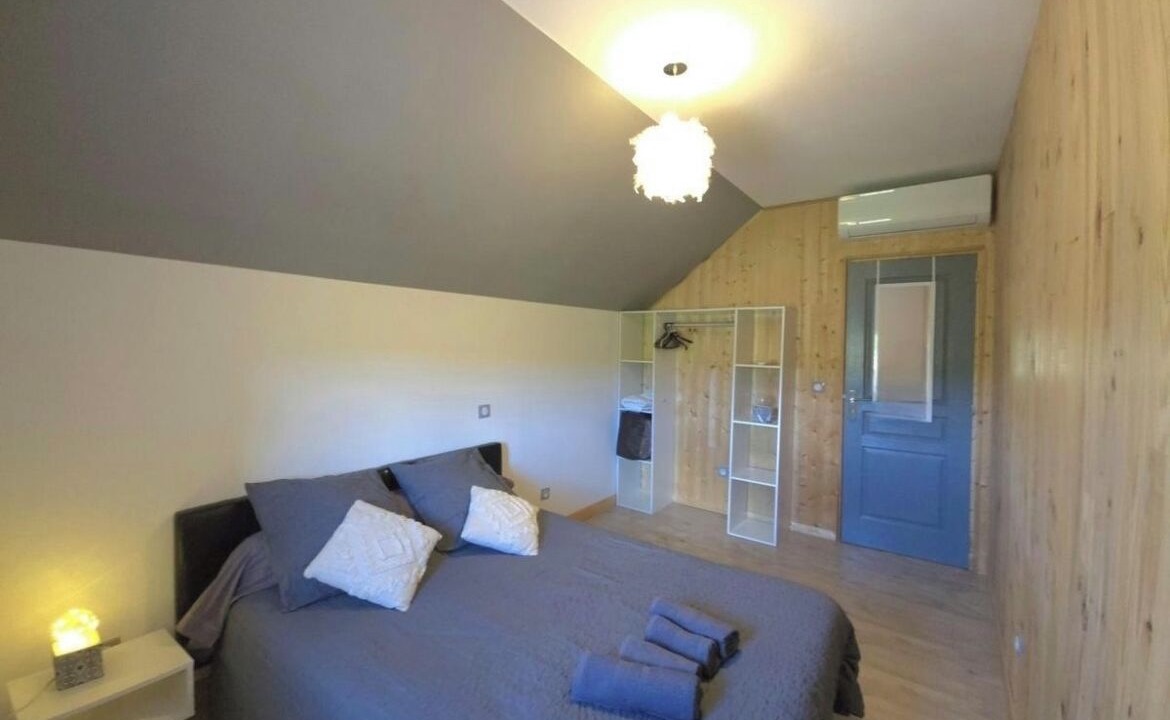 Photo of Bedroom in Saint-Cybranet