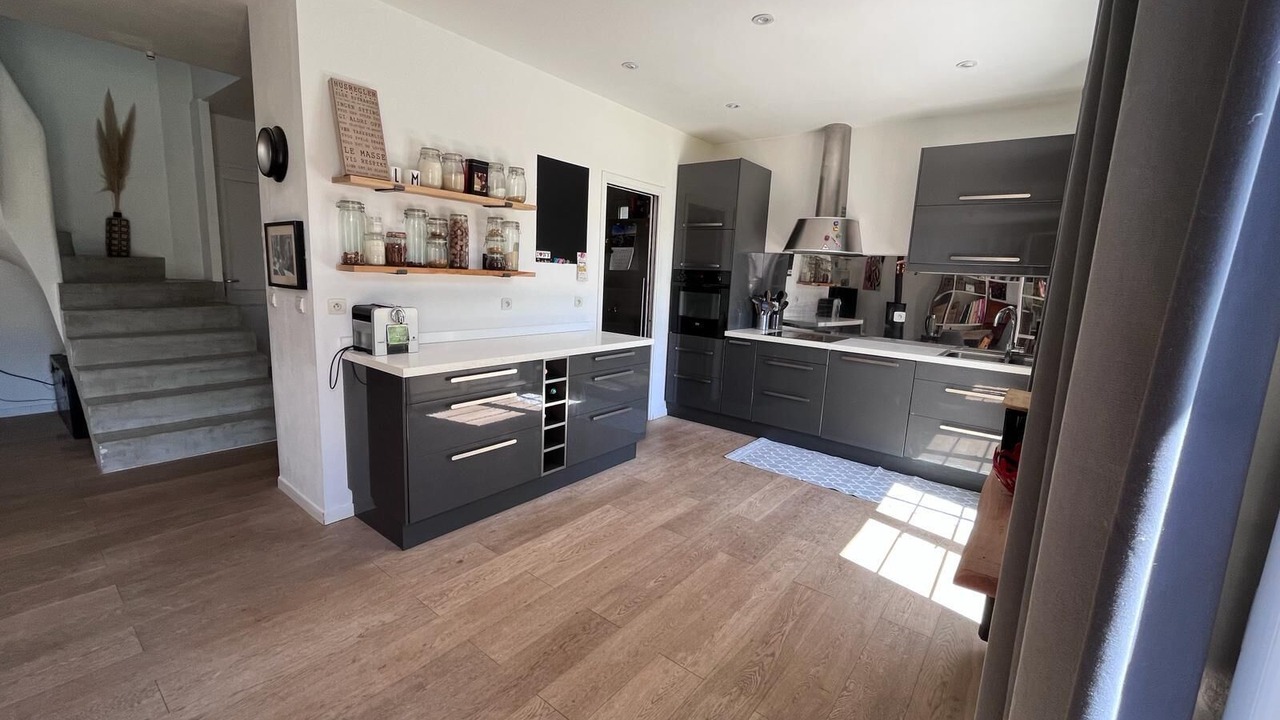Photo of Kitchen in Chateauneuf-le-Rouge