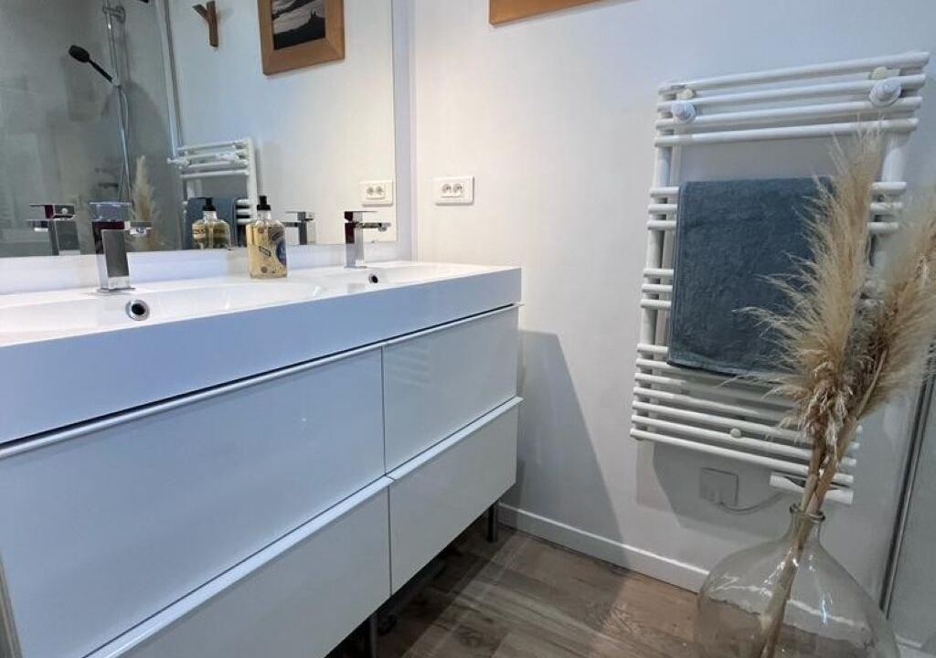 Photo of Bathroom in Chateauneuf-le-Rouge