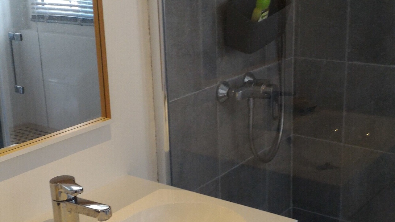 Photo of Bathroom in Chateauneuf-le-Rouge