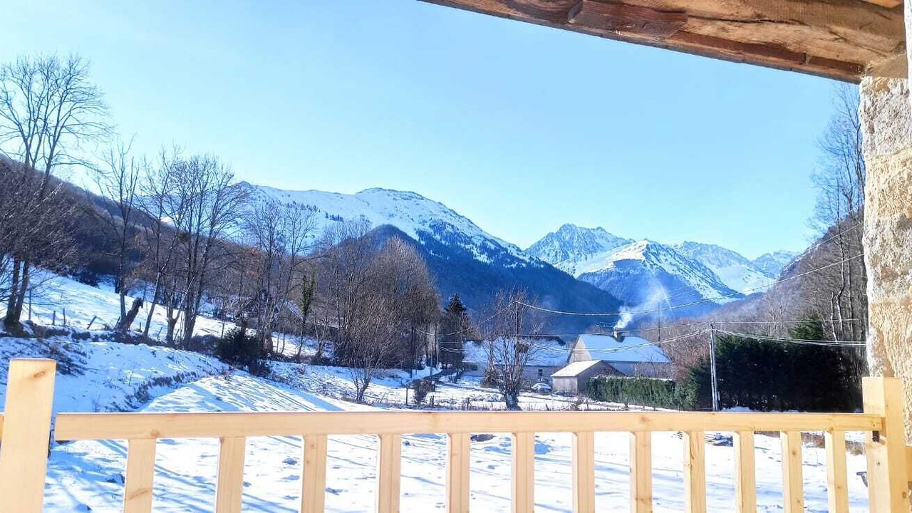 Photo of Outdoor in Campan