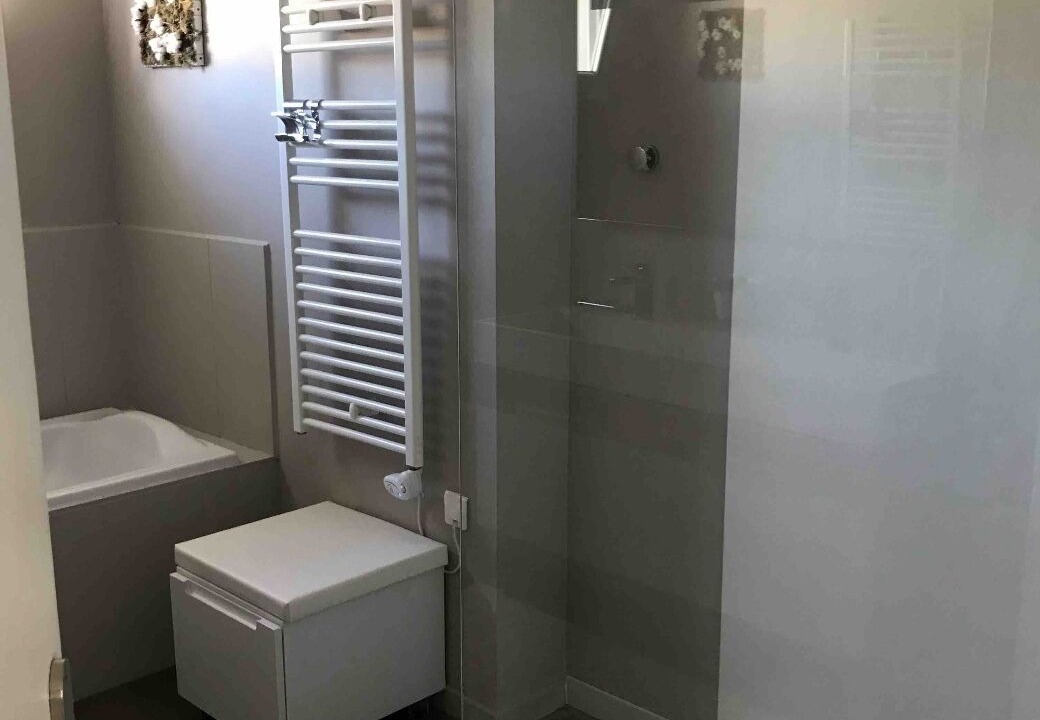 Photo of Bathroom in Saint-Chamas