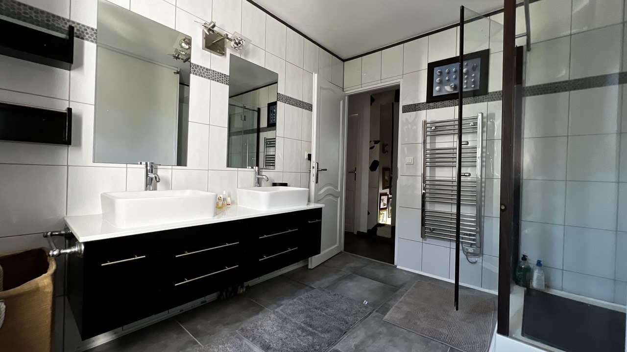Photo of Bathroom in Saint-Gely-du-Fesc