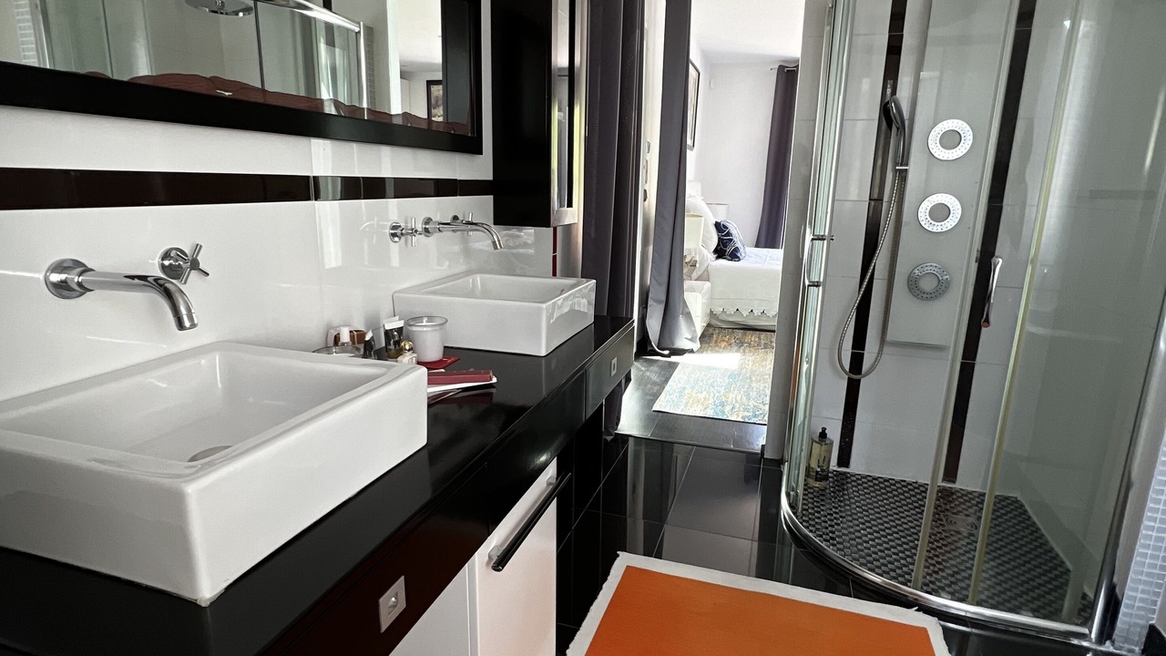Photo of Bathroom in Saint-Gely-du-Fesc