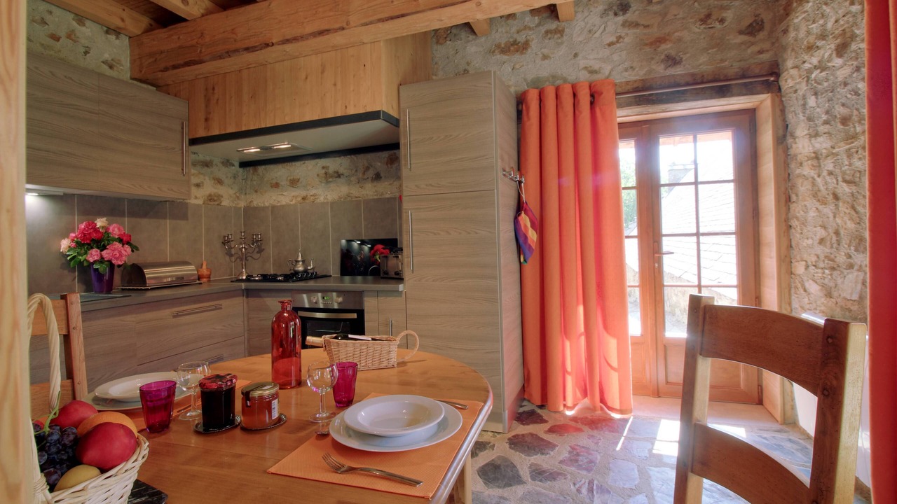Photo of Kitchen in Sarrancolin