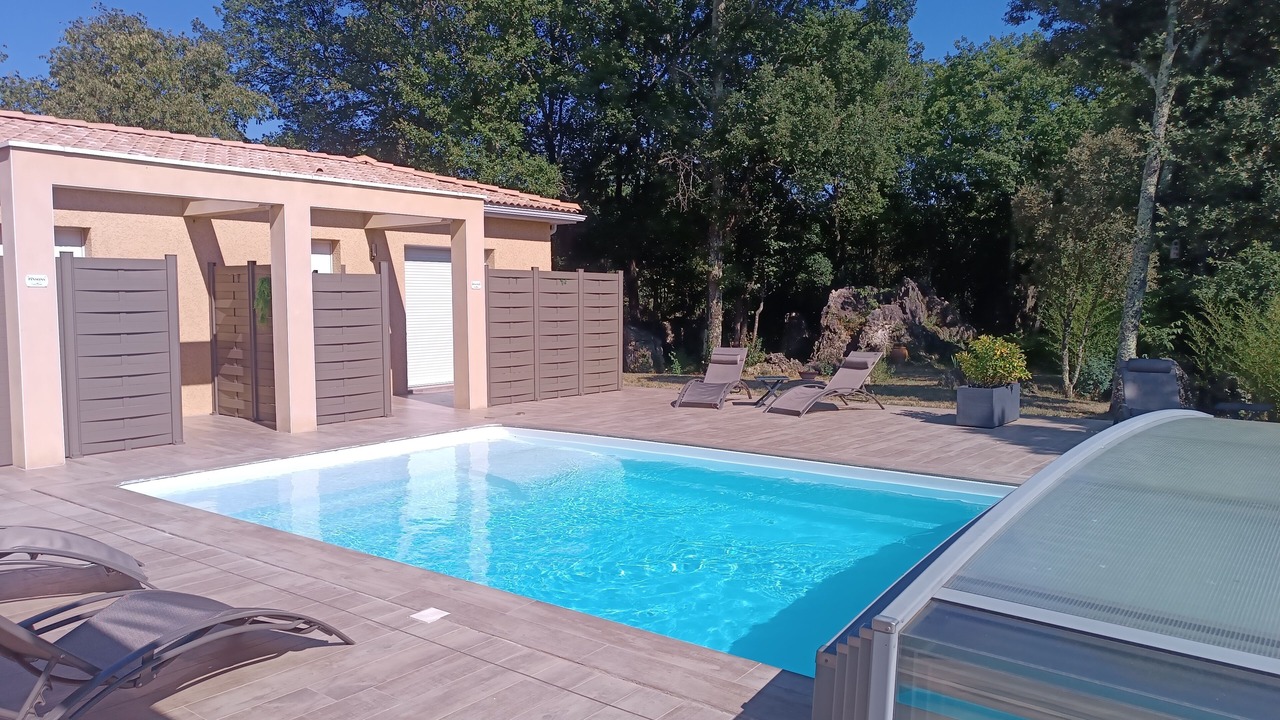 Photo of Outdoor in Saint-Martin-de-Londres