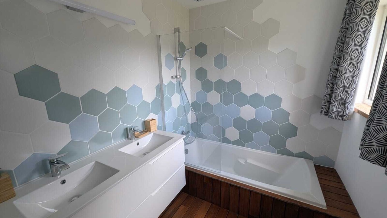Photo of Bathroom in Campan