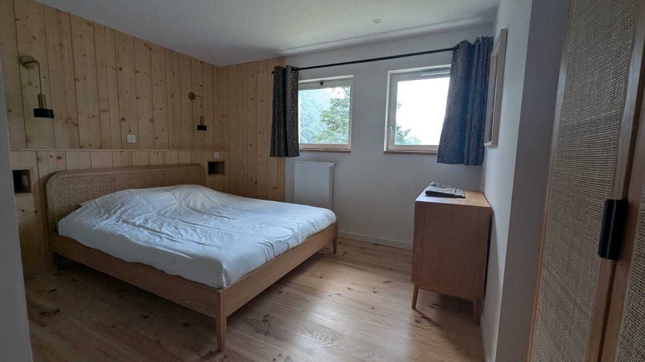 Photo of Bedroom in Campan