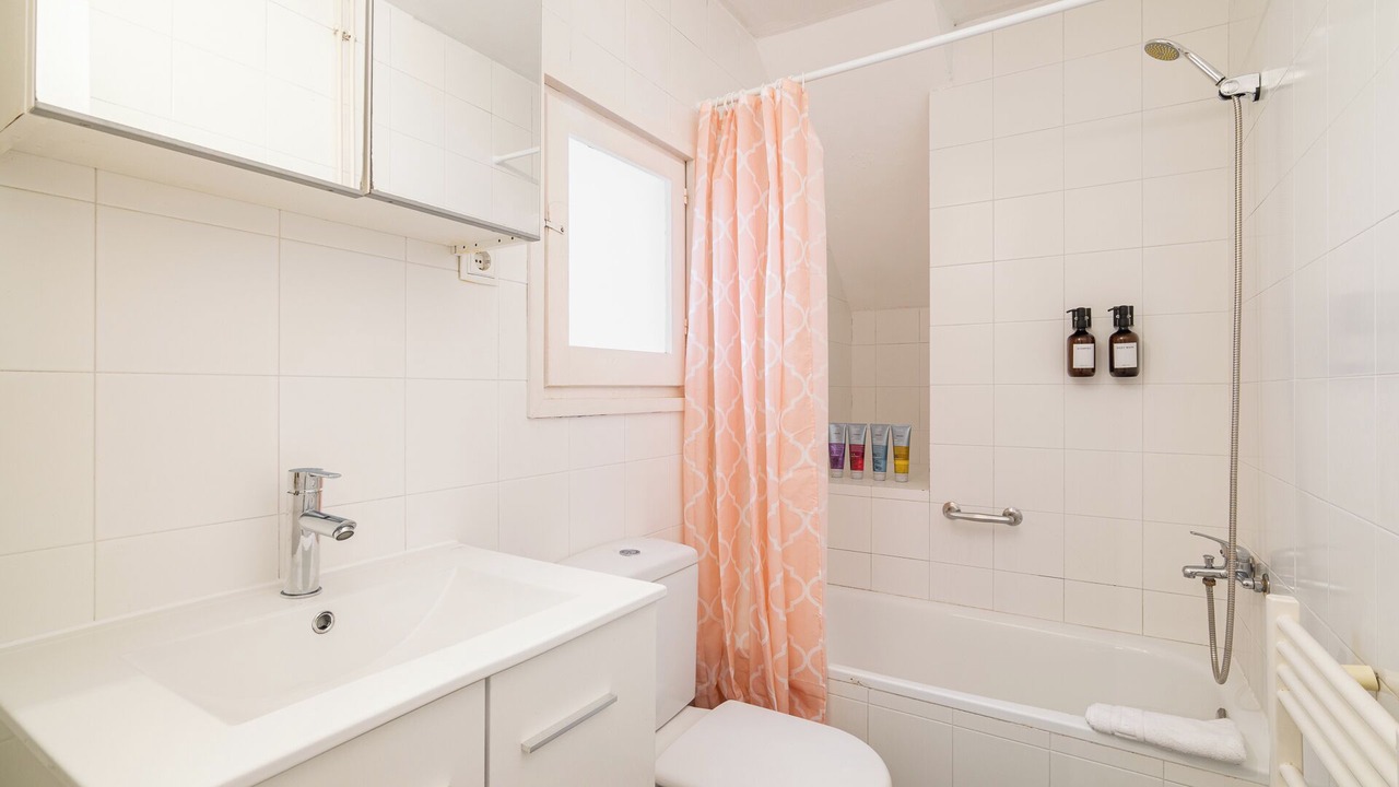 Photo of Bathroom in El Poble-sec
