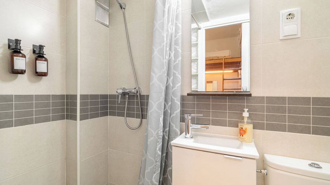 Photo of Bathroom in El Poble-sec