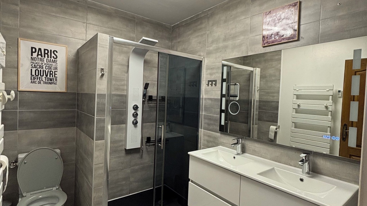 Photo of Bathroom in Remoulins