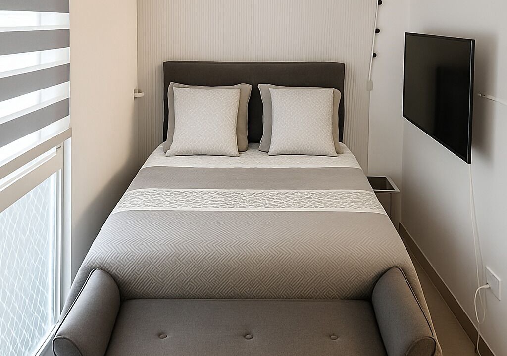 Photo of Bedroom in Decines-Charpieu