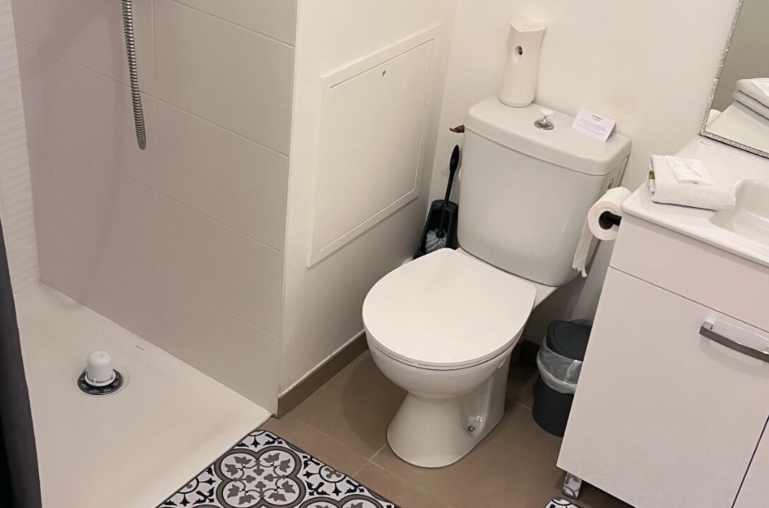 Photo of Bathroom in Decines-Charpieu