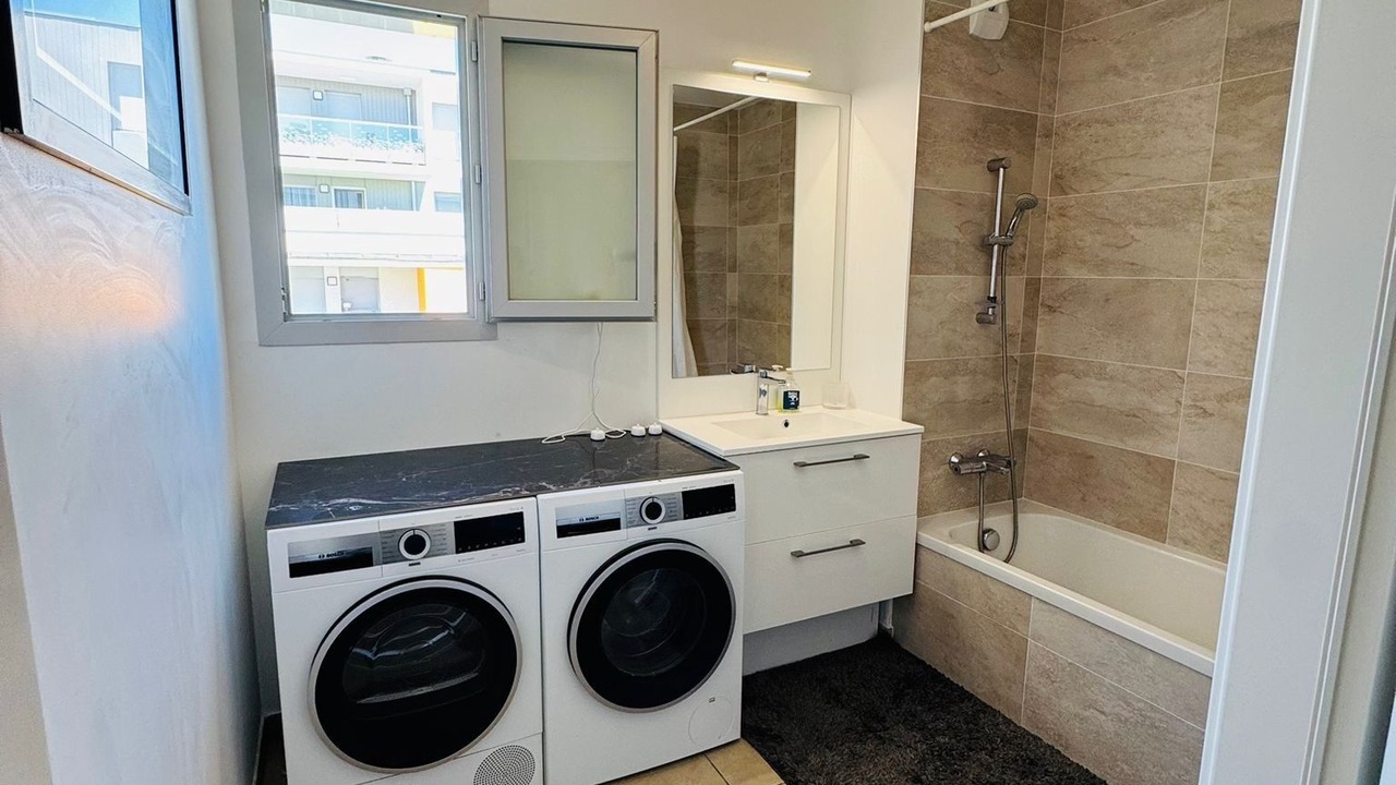 Photo of Bathroom in Saint-Genis-Pouilly