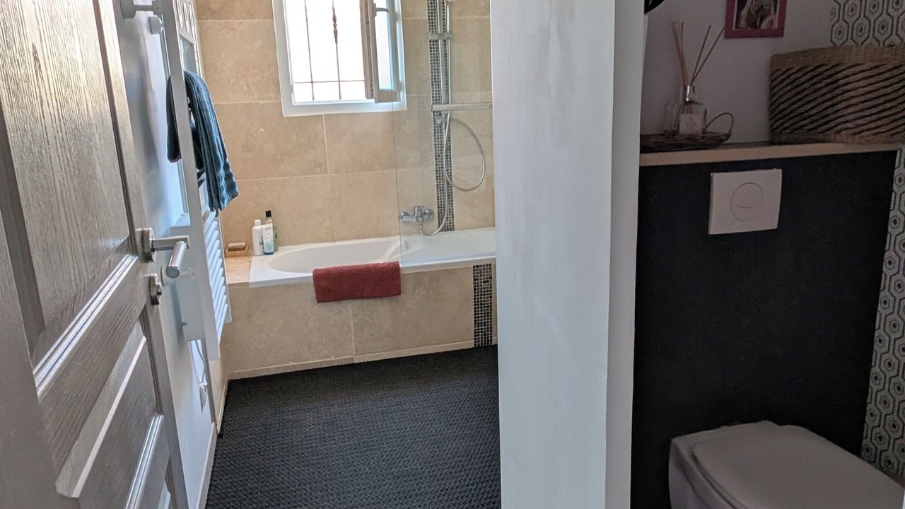 Photo of Bathroom in Roquemaure