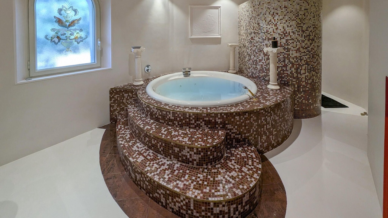 Photo of Bathroom in Suze-la-Rousse