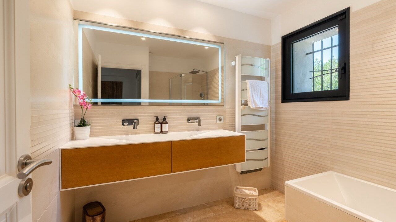 Photo of Bathroom in Senas