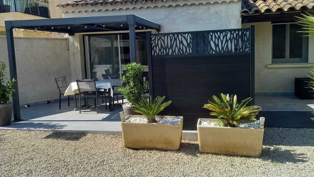 Photo of Outdoor in Chateauneuf-de-Gadagne