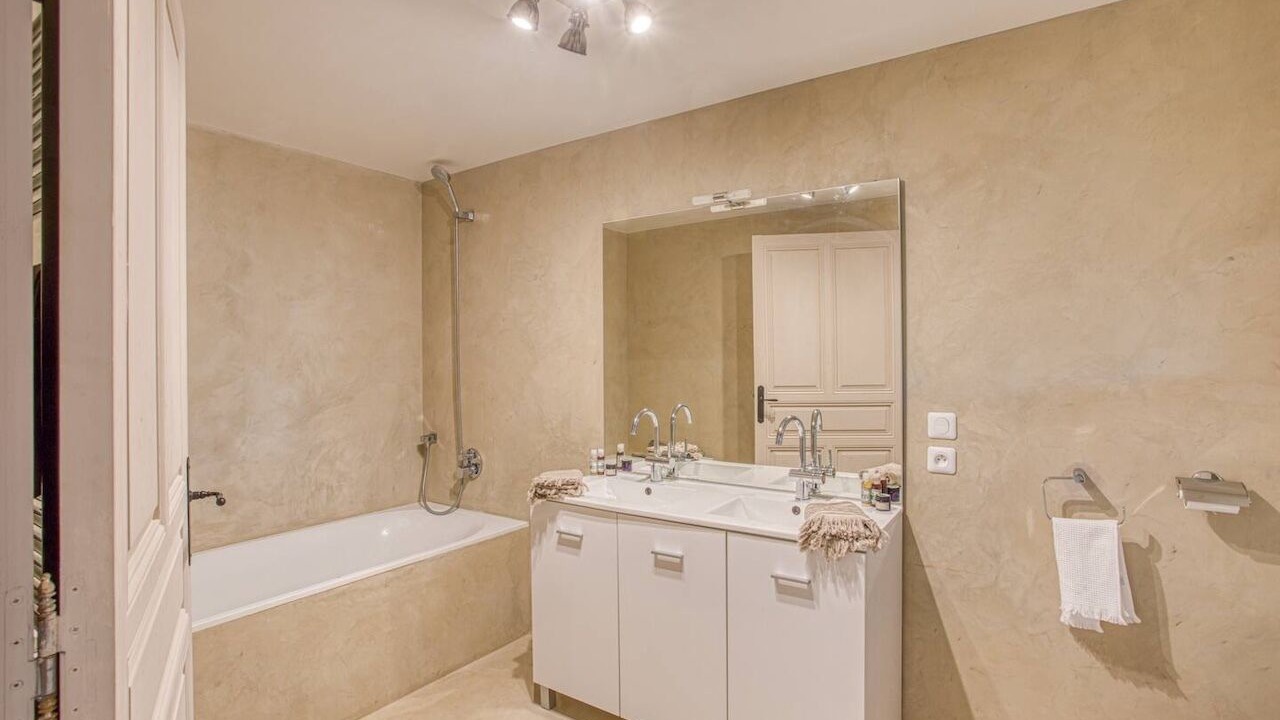Photo of Bathroom in Meynes