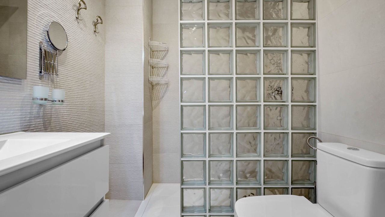 Photo of Bathroom in Carihuela