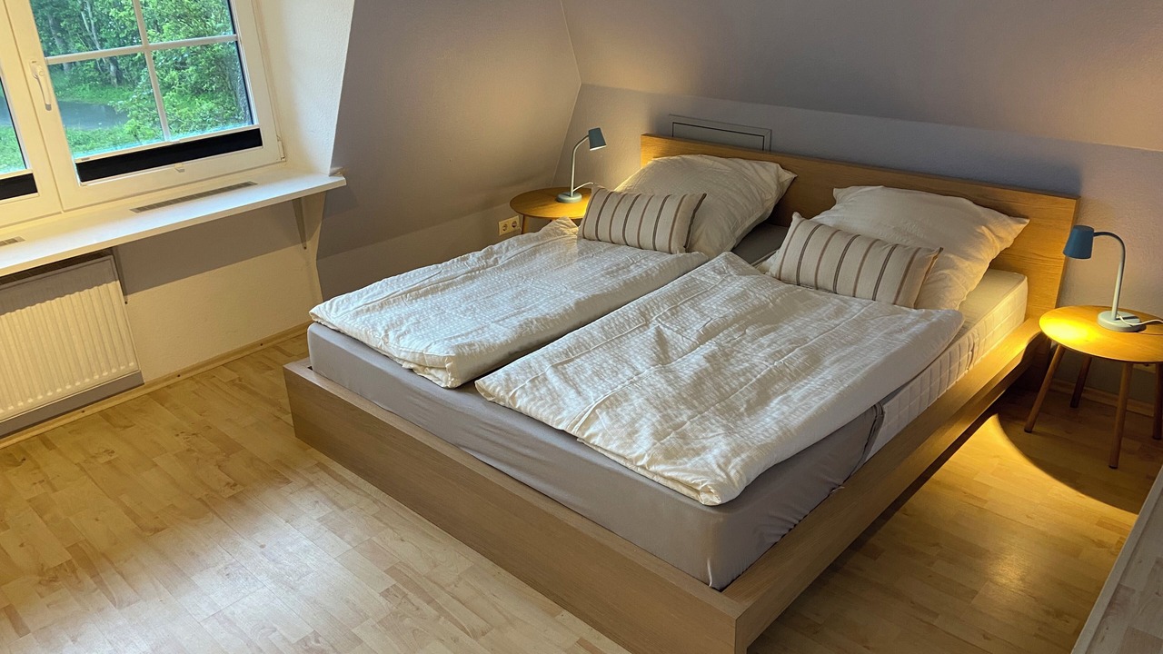 Photo of Bedroom in Damp