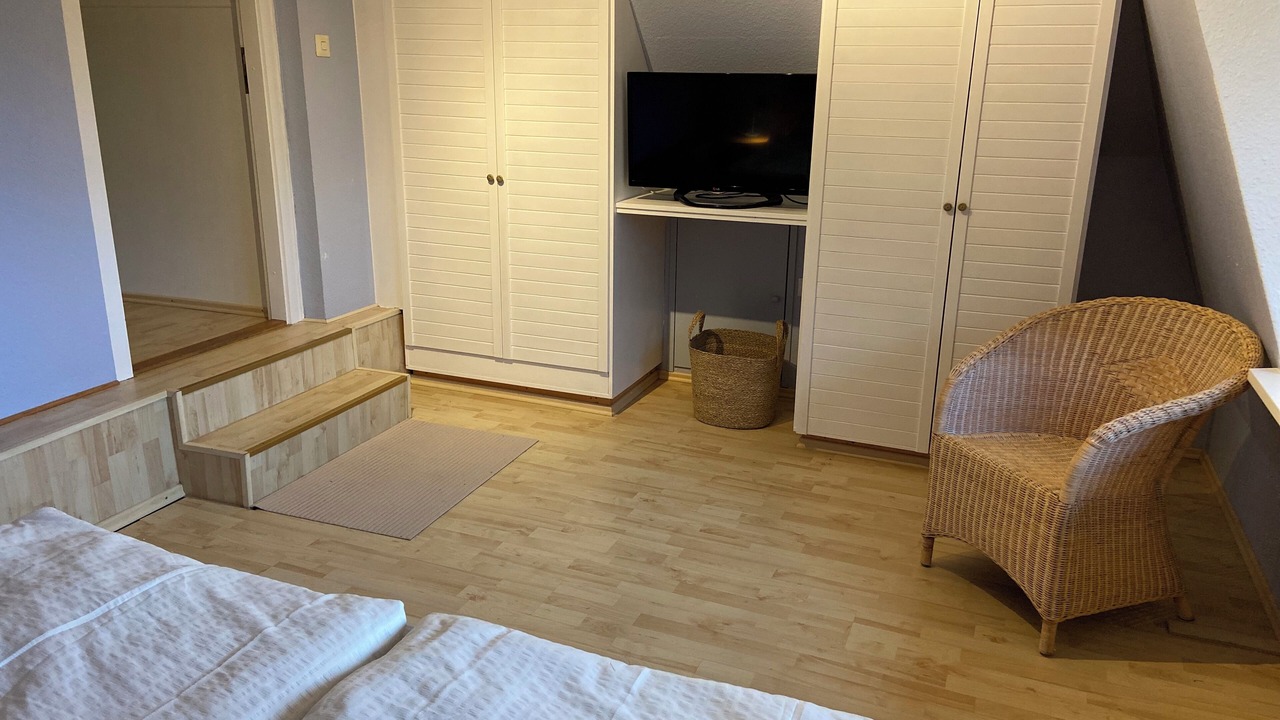 Photo of Bedroom in Damp