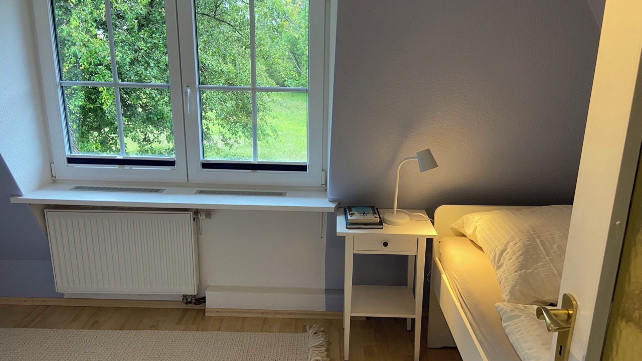 Photo of Bedroom in Damp