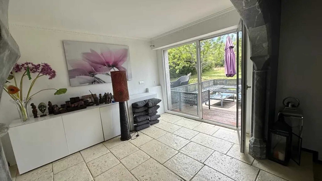 Photo of Livingroom in Cercier