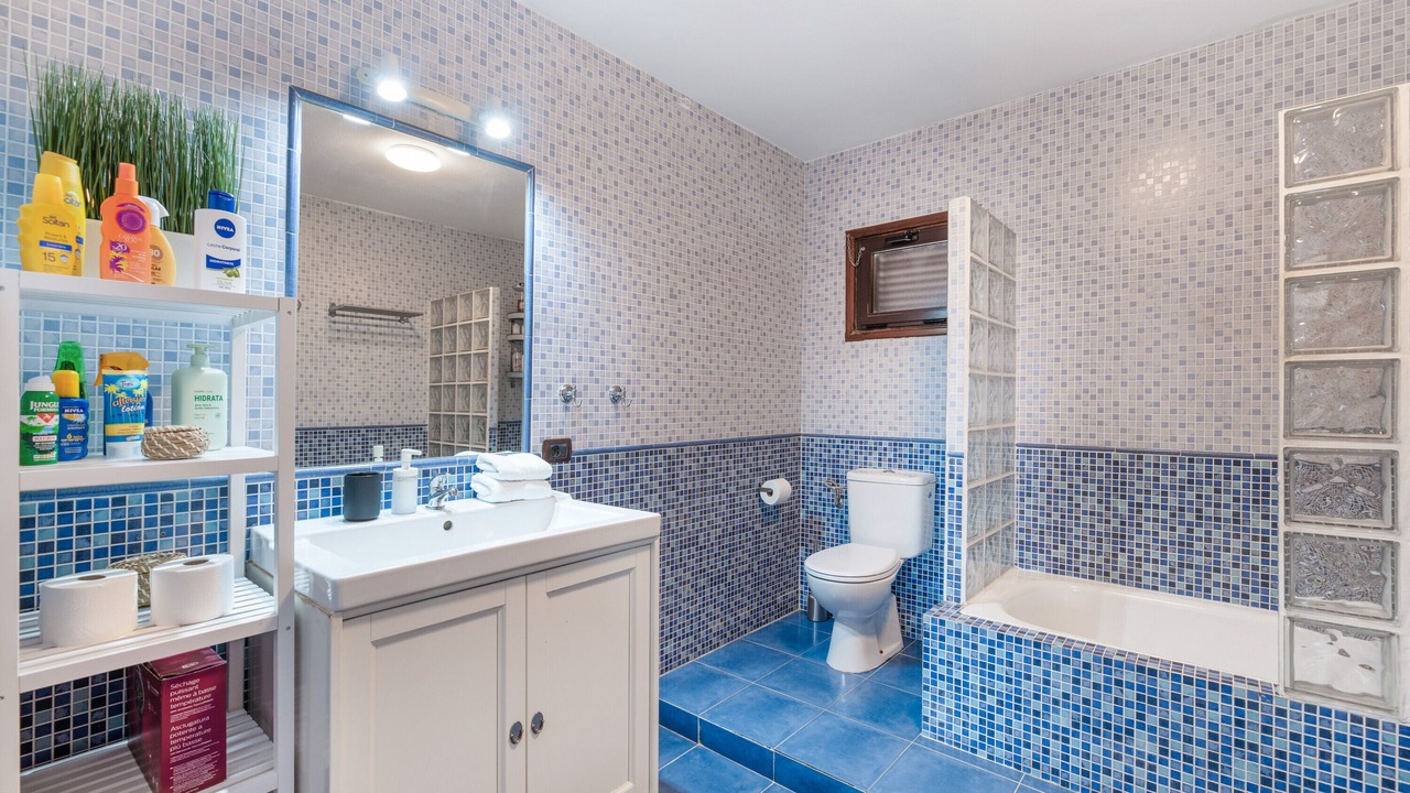 Photo of Bathroom in Guime