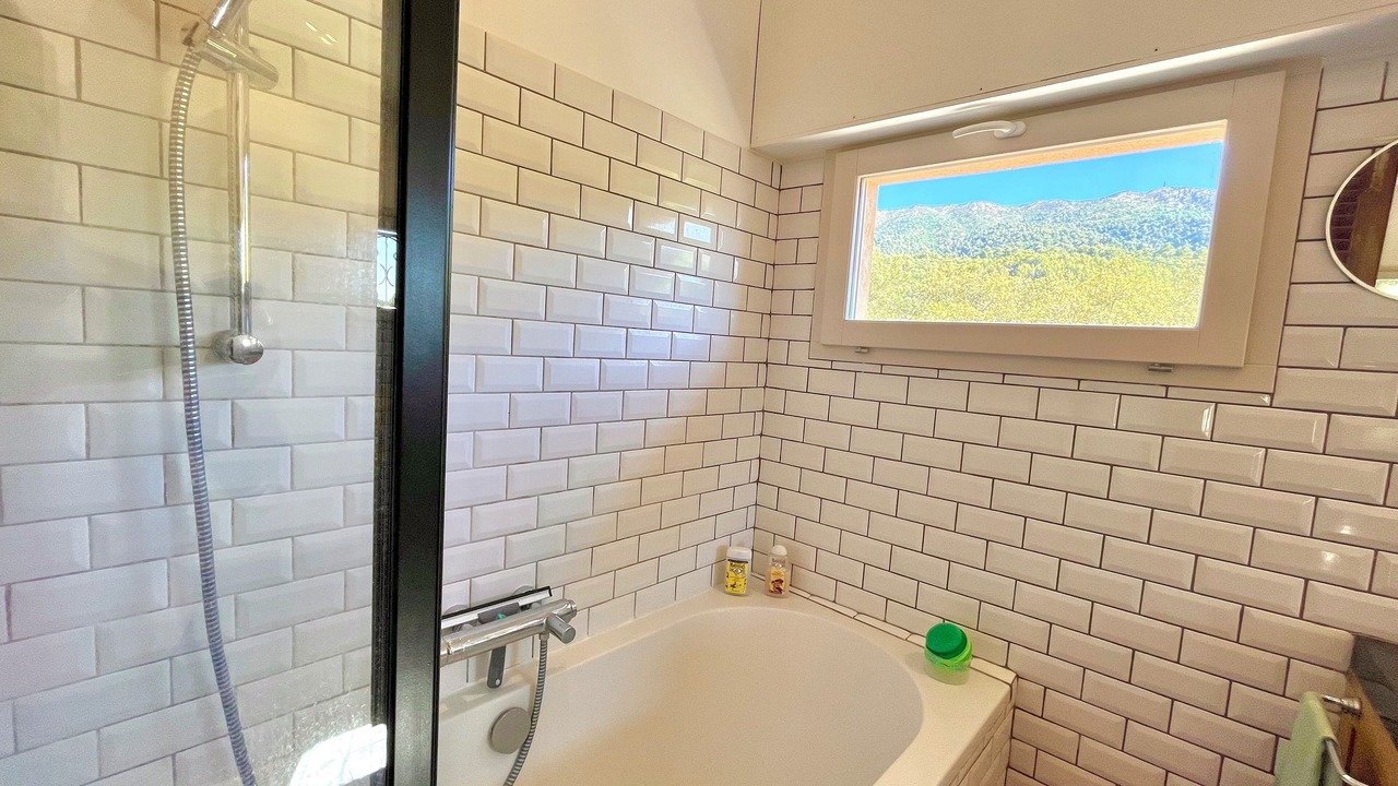 Photo of Bathroom in Vauvenargues