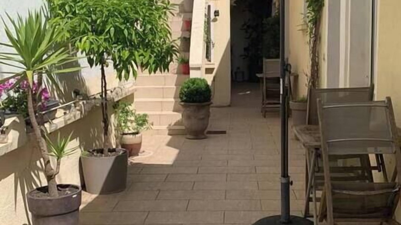 Photo of Patio Balcony in Port-Saint-Louis-du-Rhone