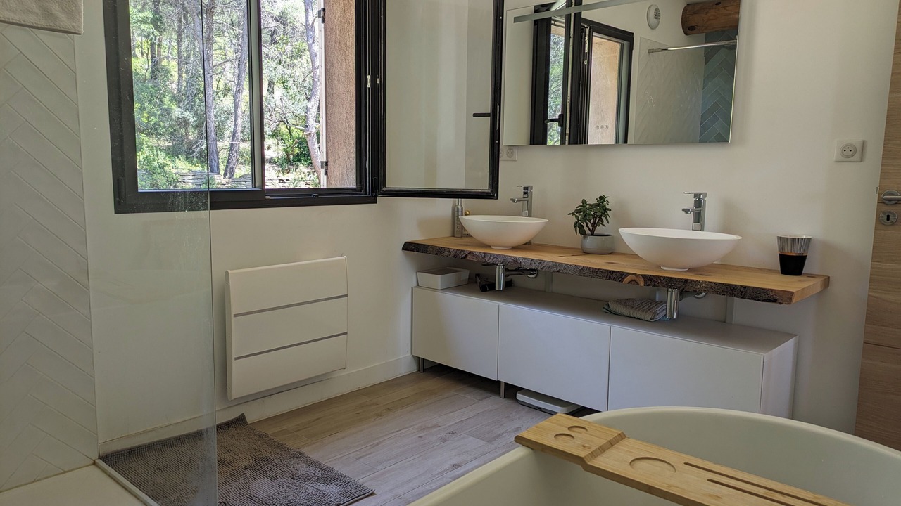 Photo of Bathroom in Ceyreste