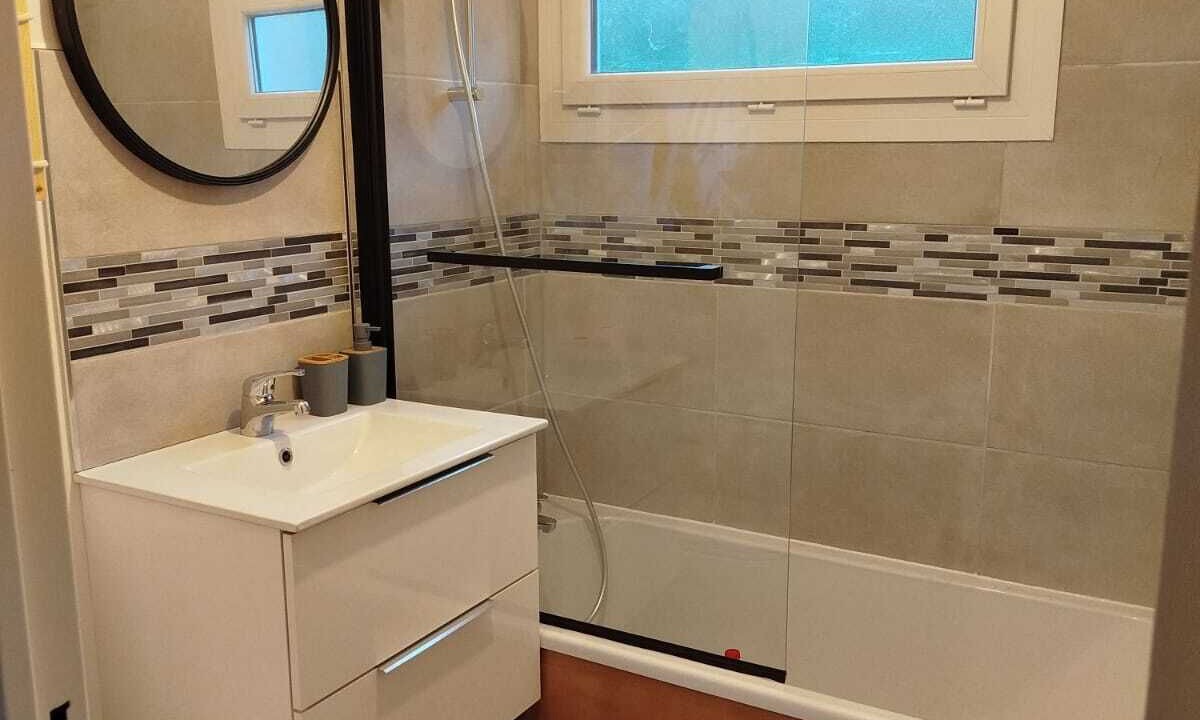 Photo of Bathroom in Saint-Julien-en-Saint-Alban