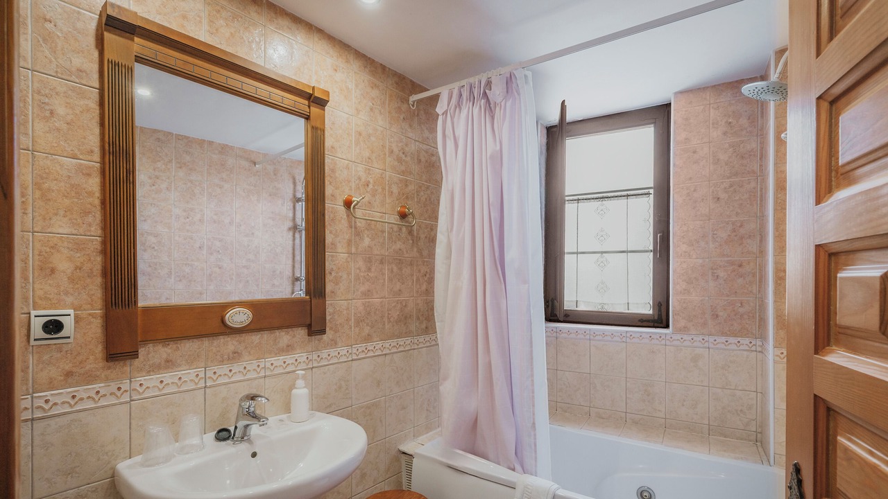 Photo of Bathroom in Ampudia