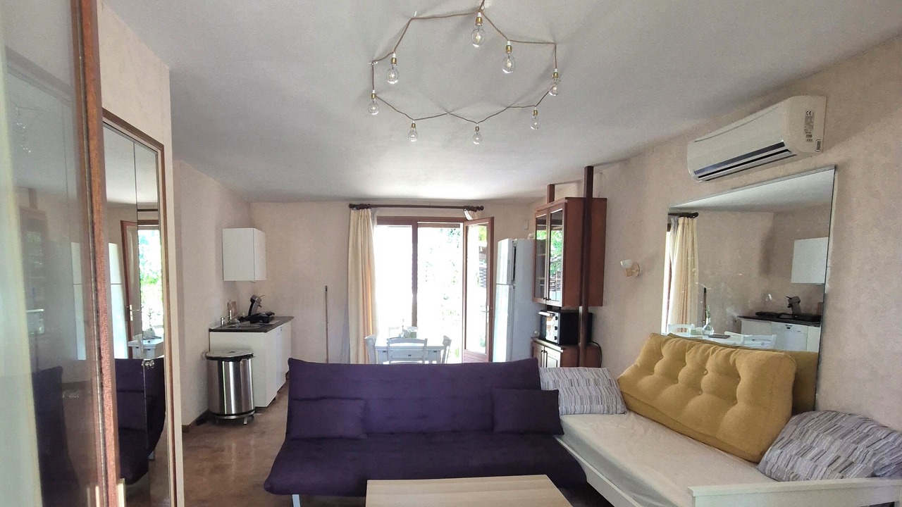 Photo of Livingroom in Cournonsec