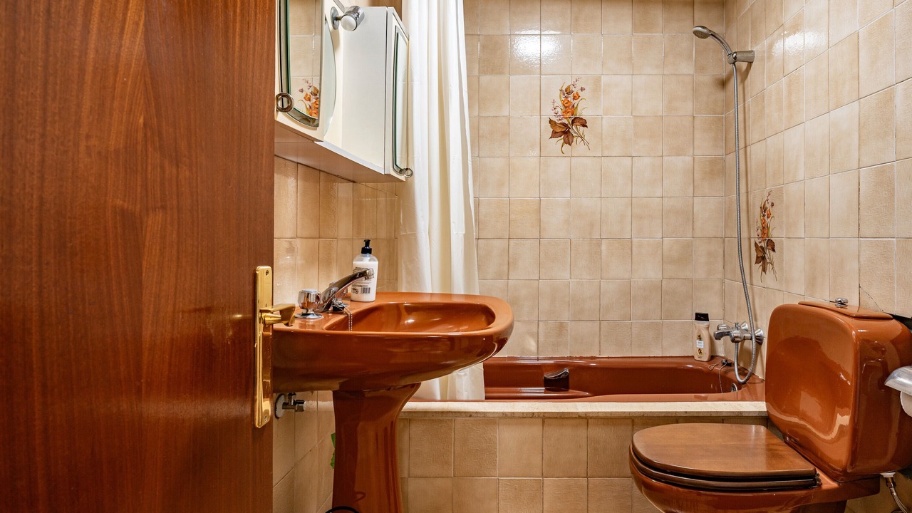 Photo of Bathroom in Sales