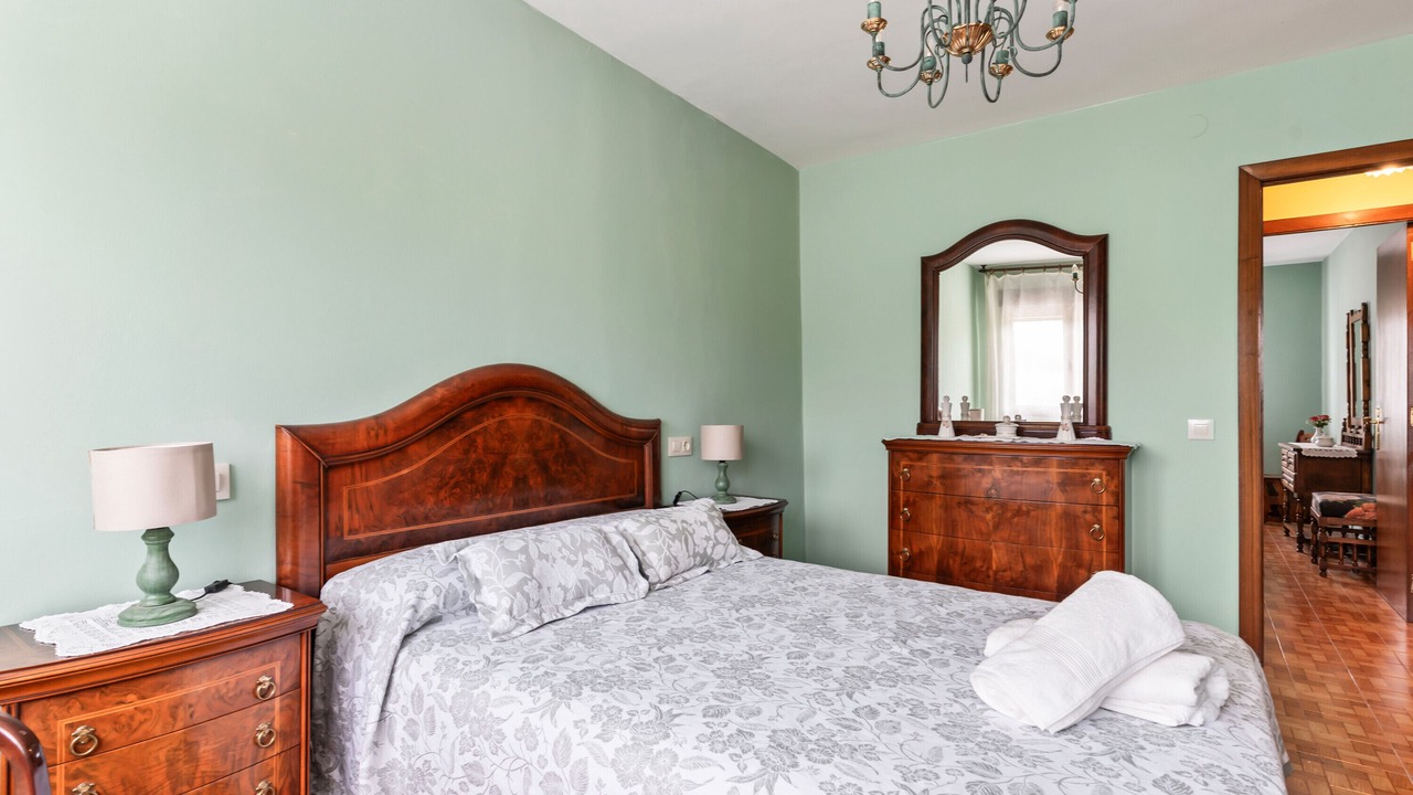 Photo of Bedroom in Sales