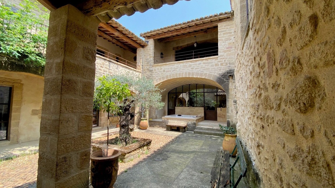 Photo of Patio Balcony in Vers-Pont-du-Gard