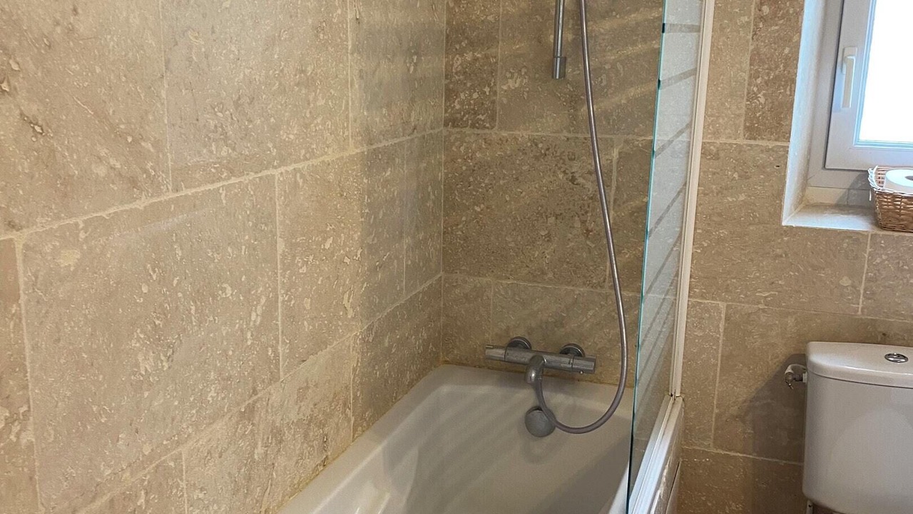 Photo of Bathroom in Caromb
