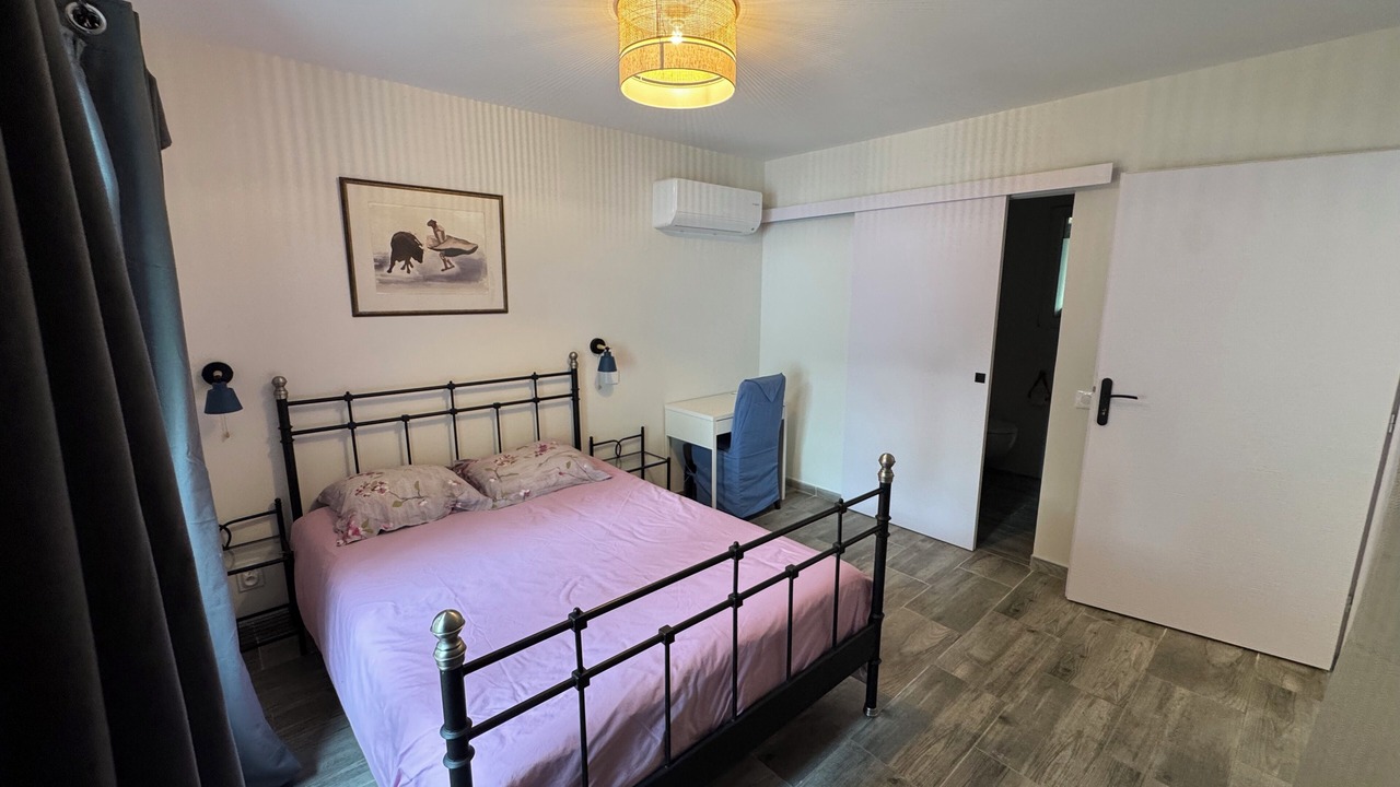 Photo of Bedroom in Plan-d'Orgon