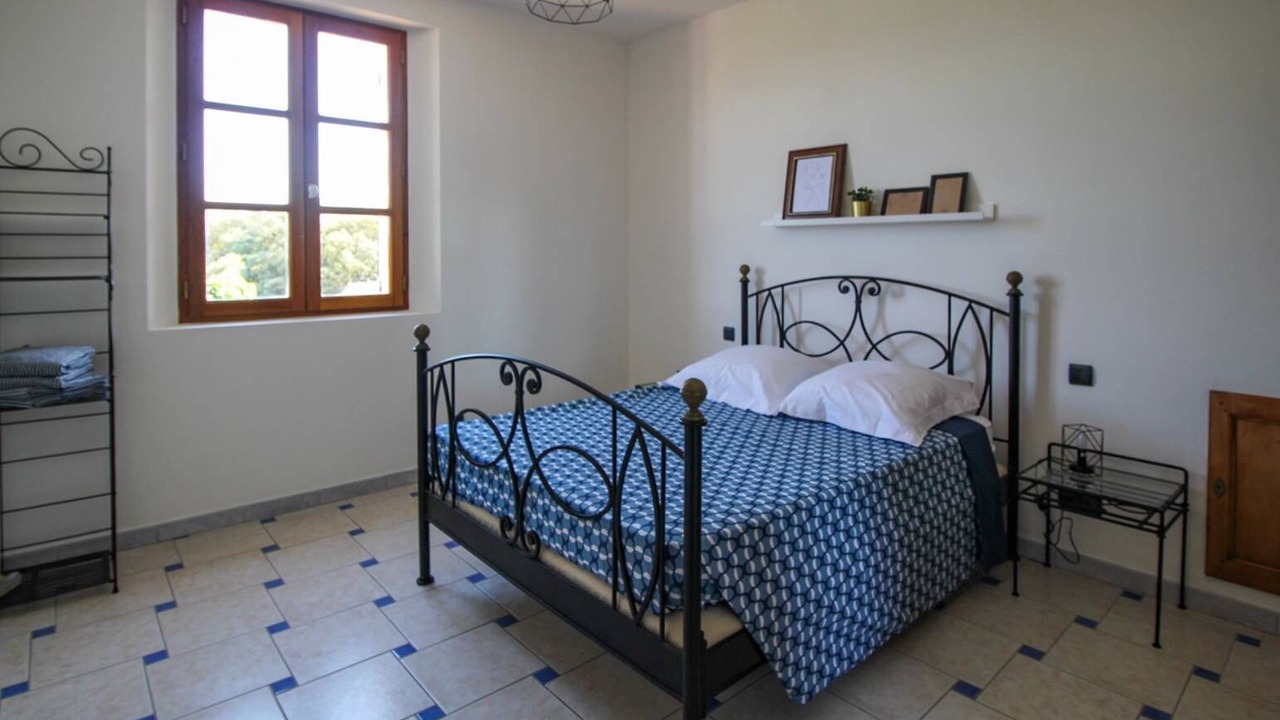 Photo of Bedroom in Noves
