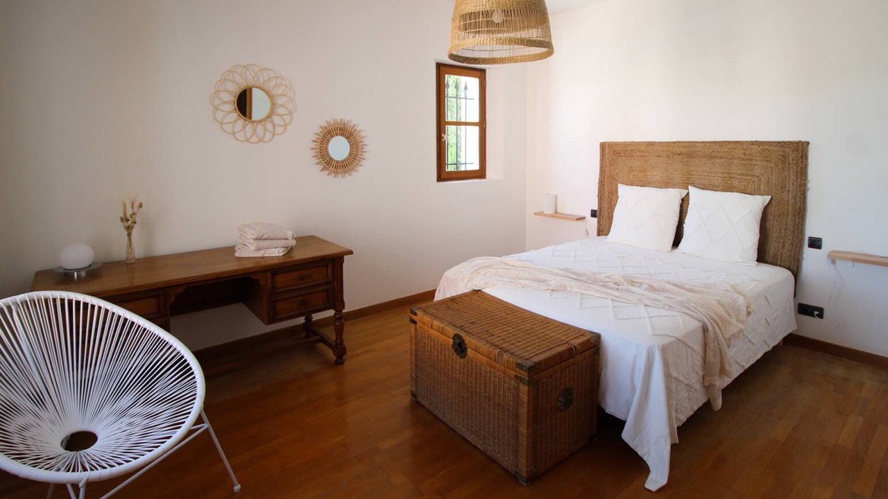 Photo of Bedroom in Noves