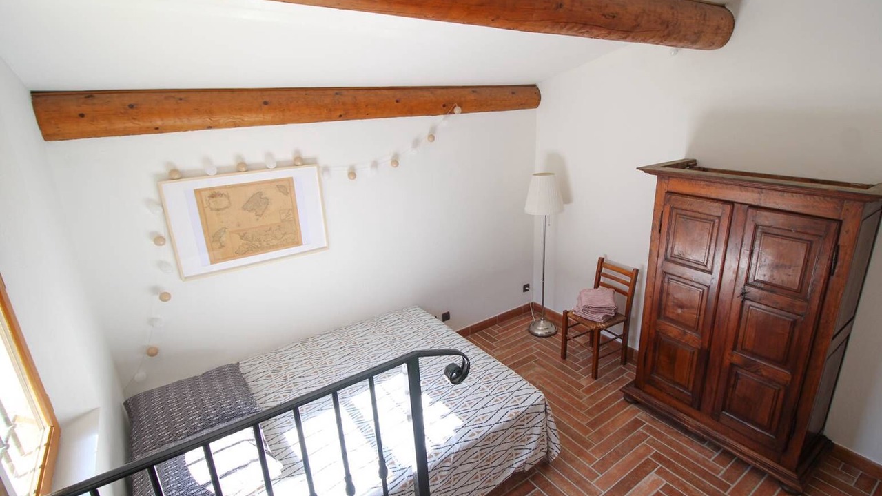Photo of Bedroom in Noves