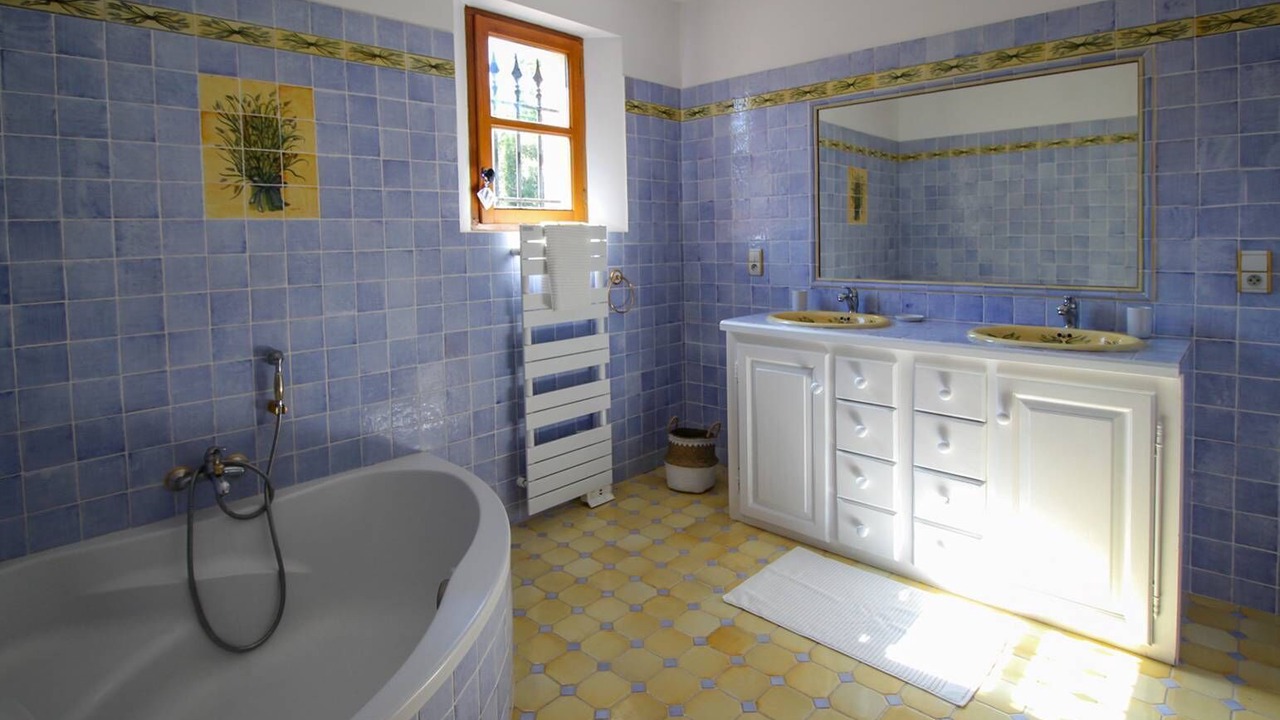 Photo of Bathroom in Noves