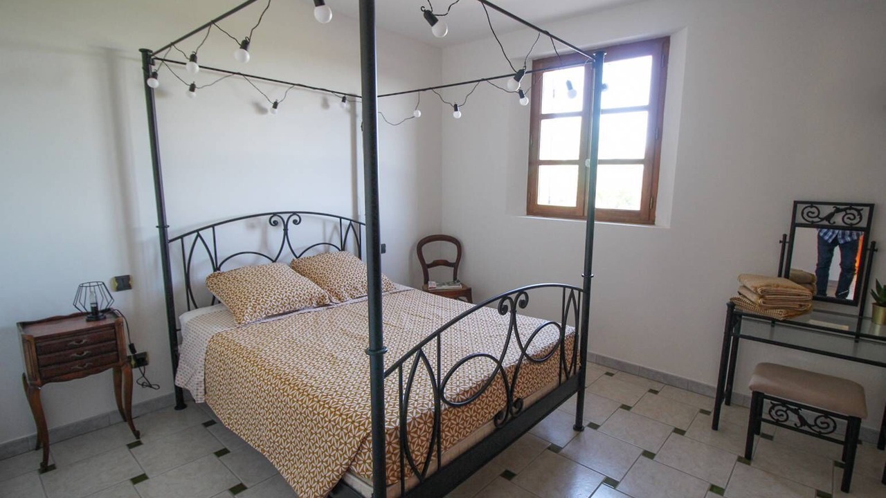 Photo of Bedroom in Noves